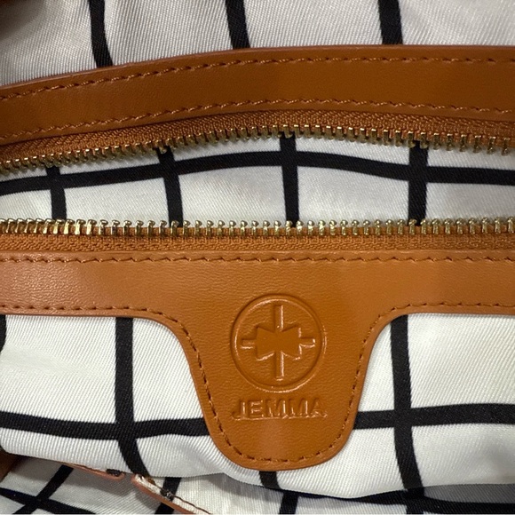 JEMMA Birdie 43 Black Duffle Gym Bag Tote Diaper Baby Bag Makeup Bag - Picture 3 of 16